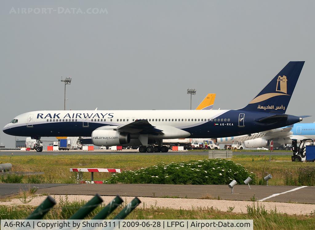 A6-RKA, 2000 Boeing 757-256 C/N 29311, Taxiing for departure...