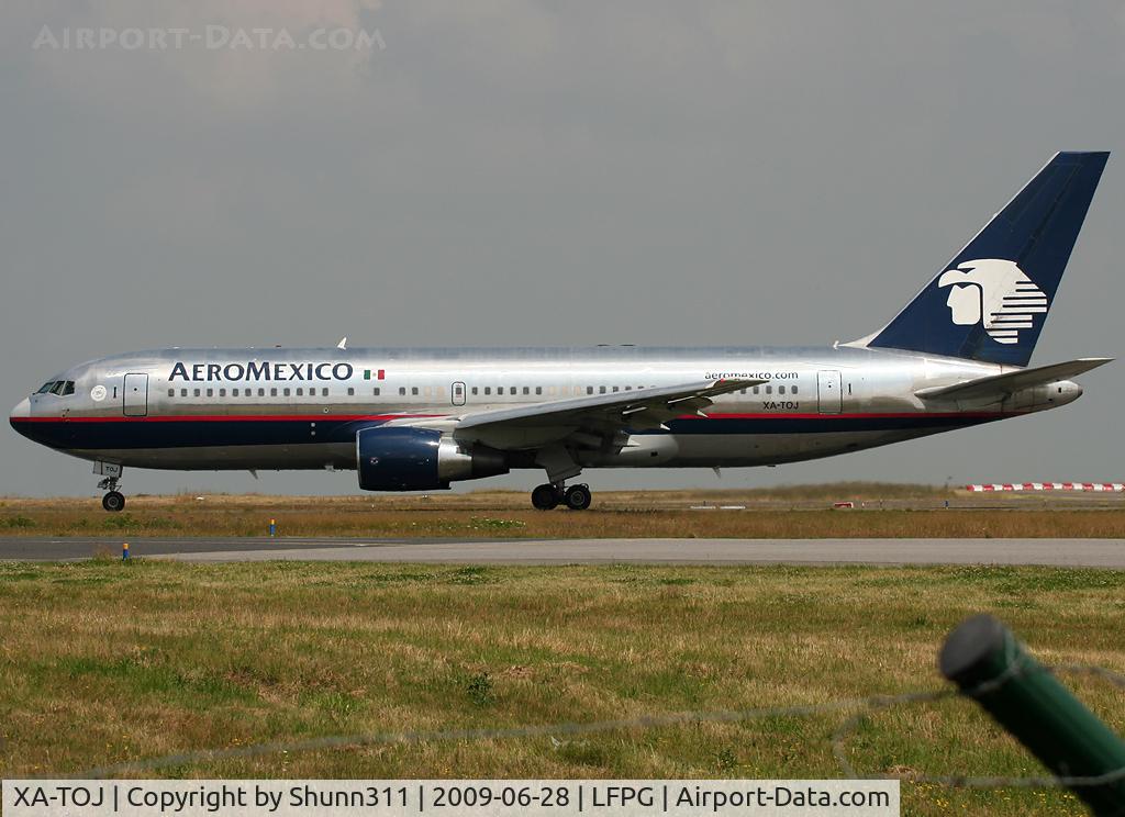XA-TOJ, 1990 Boeing 767-283/ER C/N 24727, Taxiing for departure...