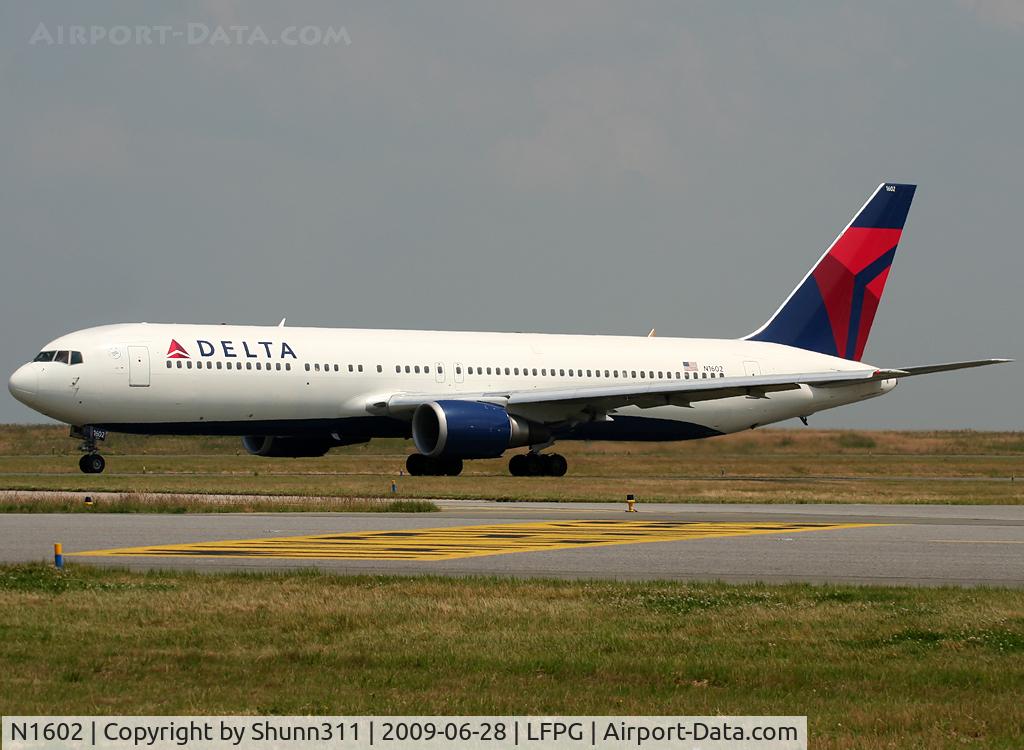 N1602, 1999 Boeing 767-332 C/N 29694, Taxiing for departure in n/c...