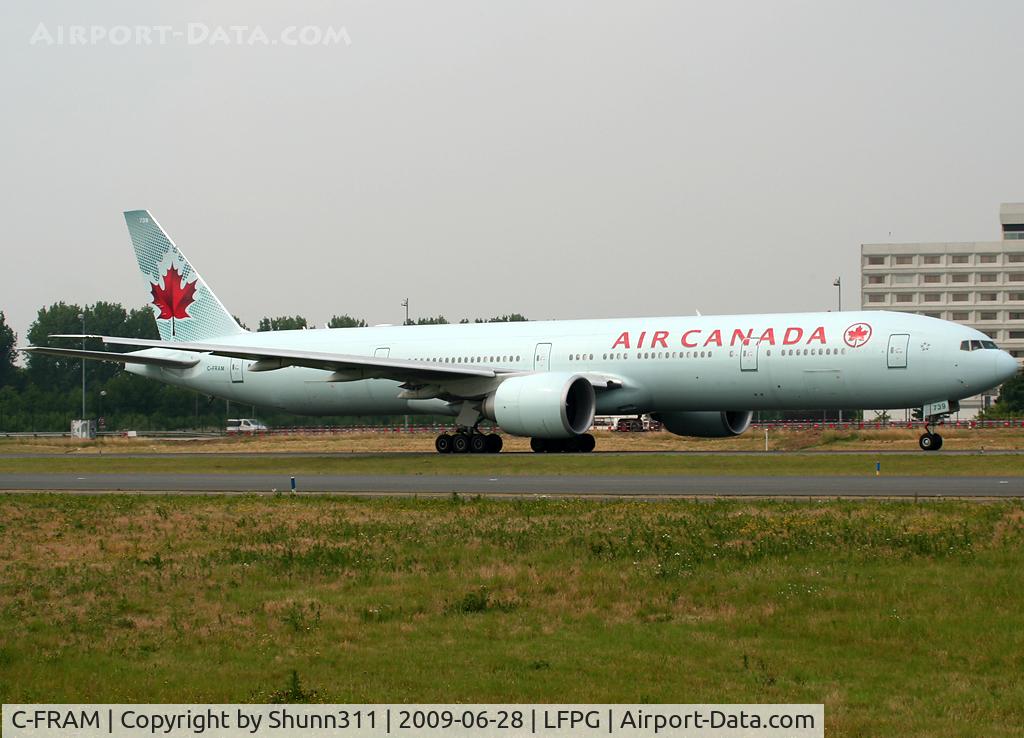C-FRAM, 2008 Boeing 777-333/ER C/N 35250, Taxiing on parallels runways...