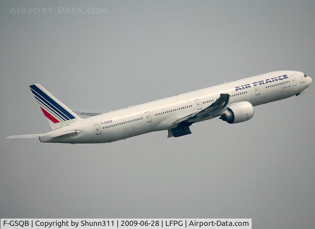 F-GSQB, 2004 Boeing 777-328/ER C/N 32724, On take off in the north...