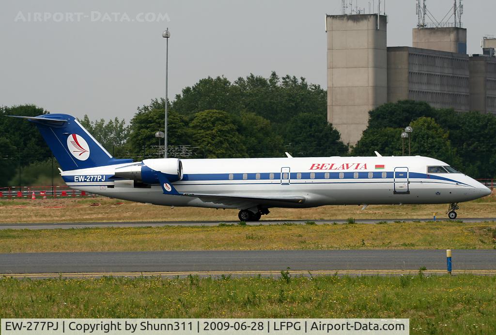 EW-277PJ, 2003 Bombardier CRJ-200ER (CL-600-2B19) C/N 7852, Taxiing on parallels runways...
