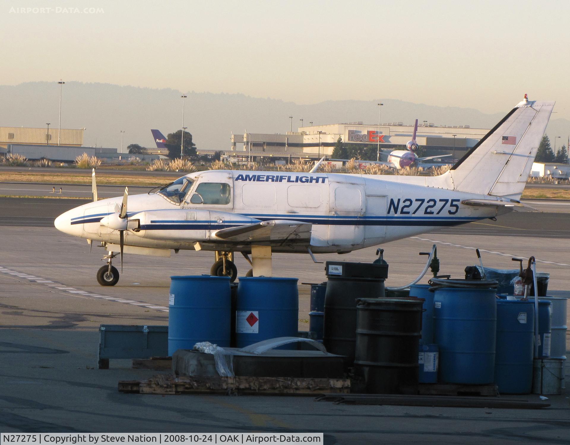 N27275, 1977 Piper PA-31-310 Navajo C/N 31-7712066, Ameriflight 1977 Piper PA-31-310 freighter cargo door side @ OAK