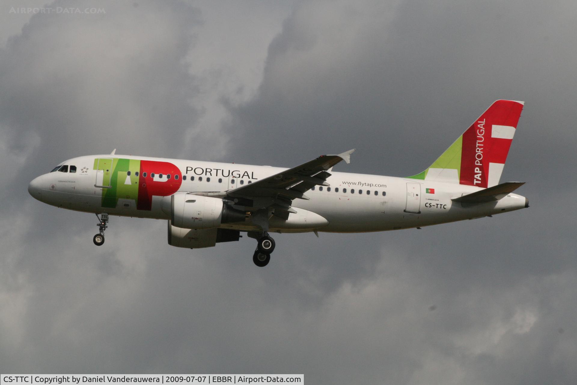 CS-TTC, 1997 Airbus A319-111 C/N 763, arrival of flight TP604 to rwy 25L