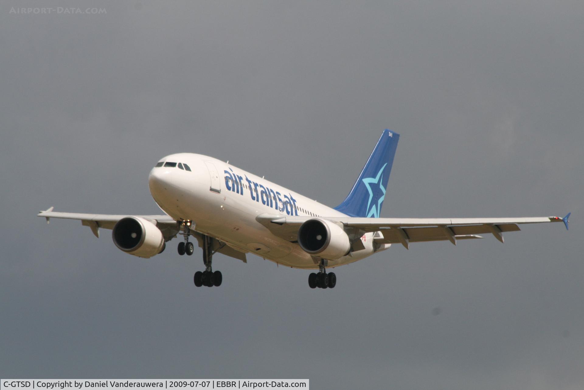 C-GTSD, 1990 Airbus A310-304 C/N 547, arrival of flight TSC152 to rwy 25L