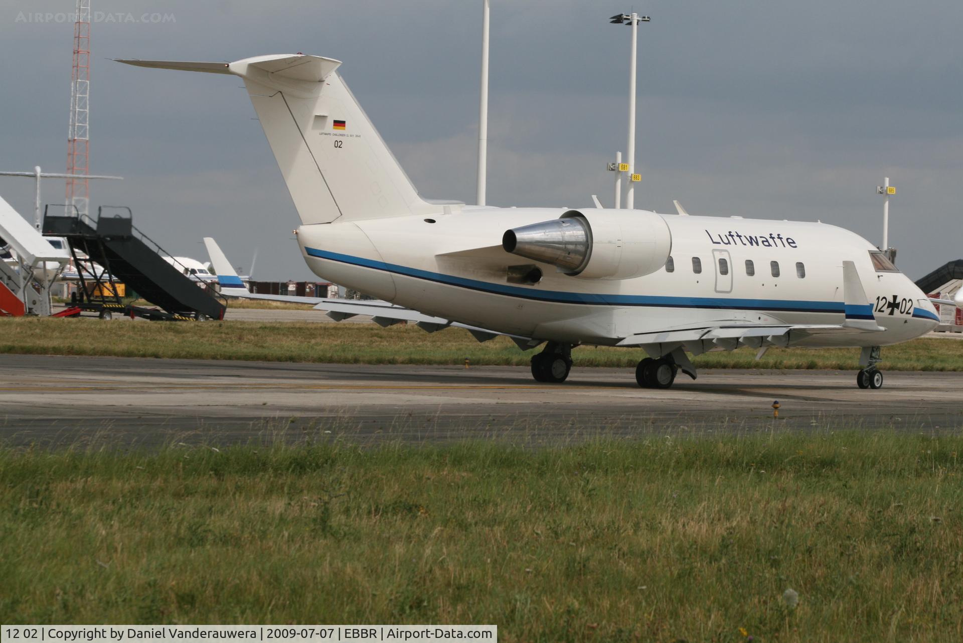 12 02, 1986 Canadair Challenger 601 (CL-600-2A12) C/N 3040, leaving General Aviation apron