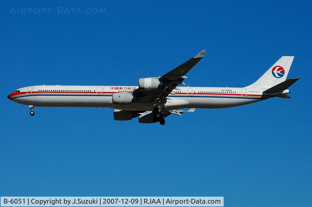 B-6051, 2003 Airbus A340-642 C/N 488, Final approach to R/W34L