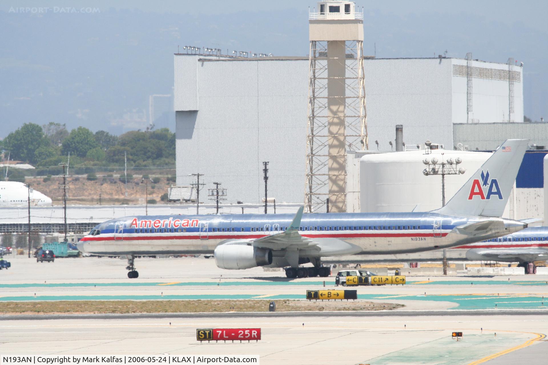 N193AN, 2001 Boeing 757-223 C/N 32387, American Airlines 757-223, N193AN, taxiway CHARLIE KLAX