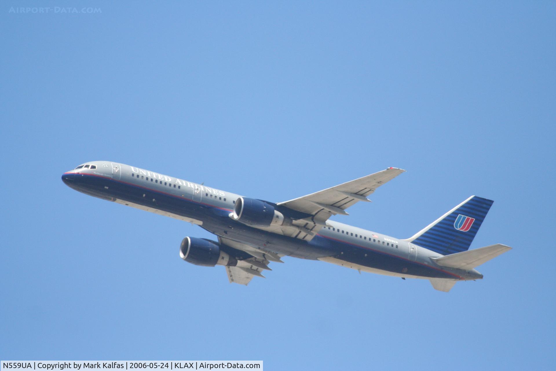 N559UA, 1992 Boeing 757-222 C/N 26657, United Airlines Boeing 757-222, N559UA depats KLAX RWY 25R