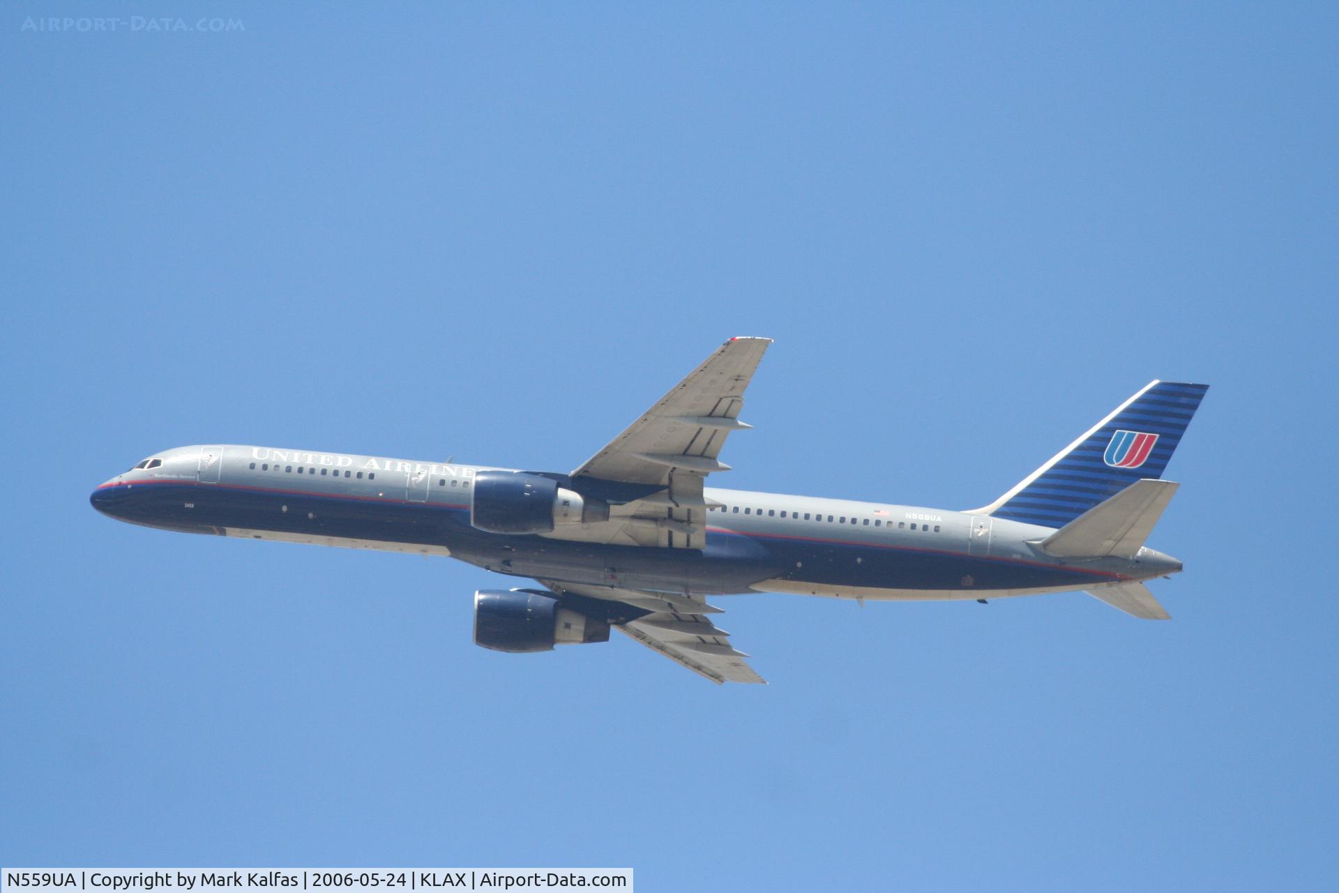 N559UA, 1992 Boeing 757-222 C/N 26657, United Airlines Boeing 757-222, N559UA depats KLAX RWY 25R