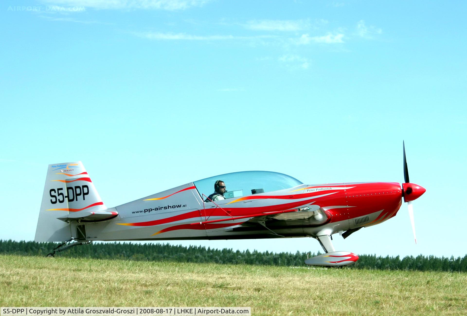 S5-DPP, 2001 Extra EA-300L C/N 140, LHKE Kecskemét (Titan) Hungary Military Air Base, Air Show 2008. - Pilot, Peter Podlunsek