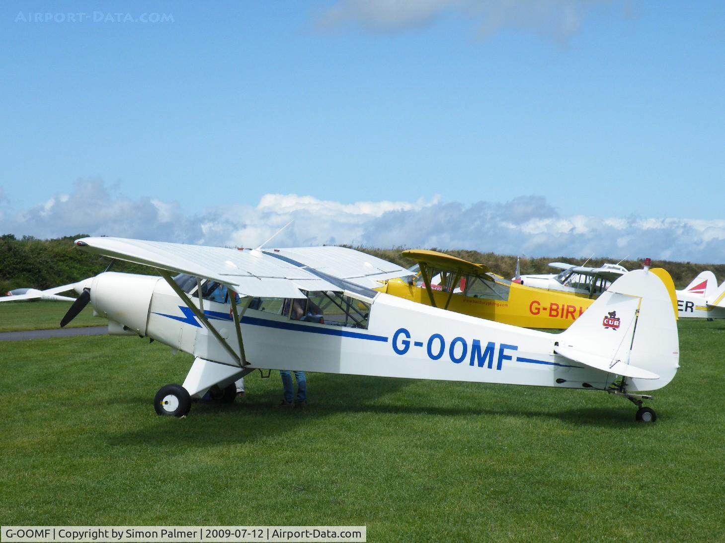 G-OOMF, 1967 Piper PA-18-150 Super Cub C/N 18-8560, Super Cub at Shenington