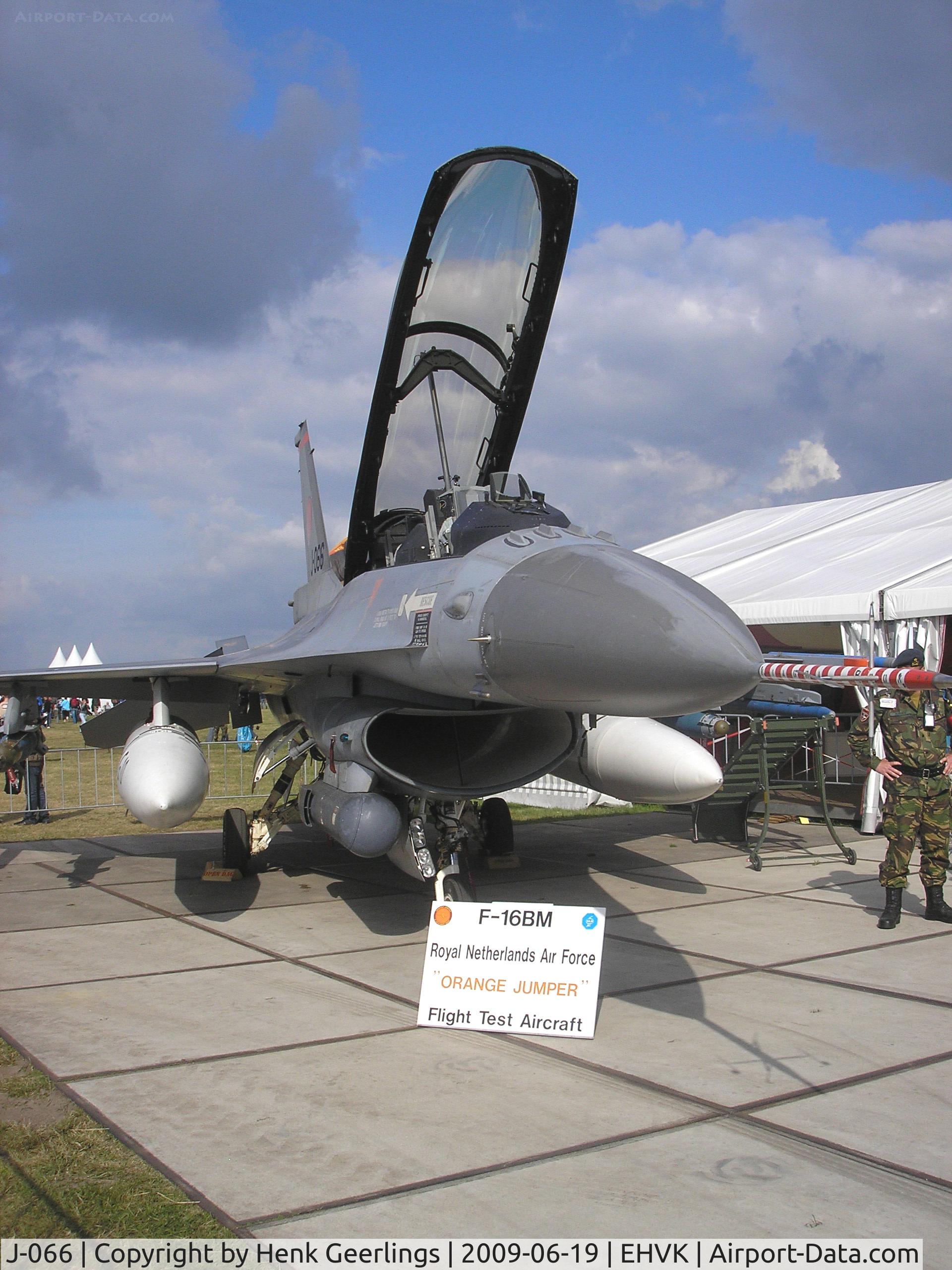 J-066, 1987 General Dynamics F-16BM Fighting Falcon C/N 6E-35, Dutch AF Openday , Volkel AFB