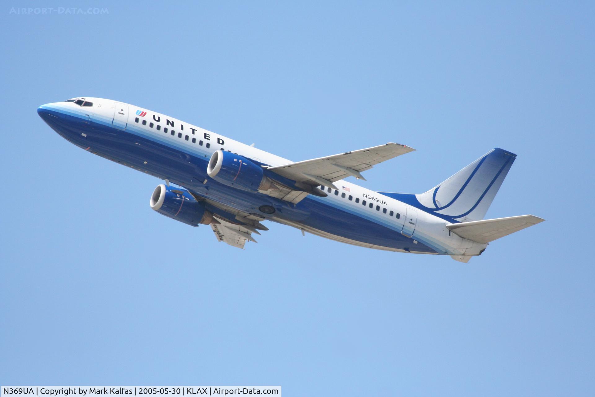 N369UA, 1989 Boeing 737-322 C/N 24538, United Airlines 737-322, N369UA departing 25R KLAX
