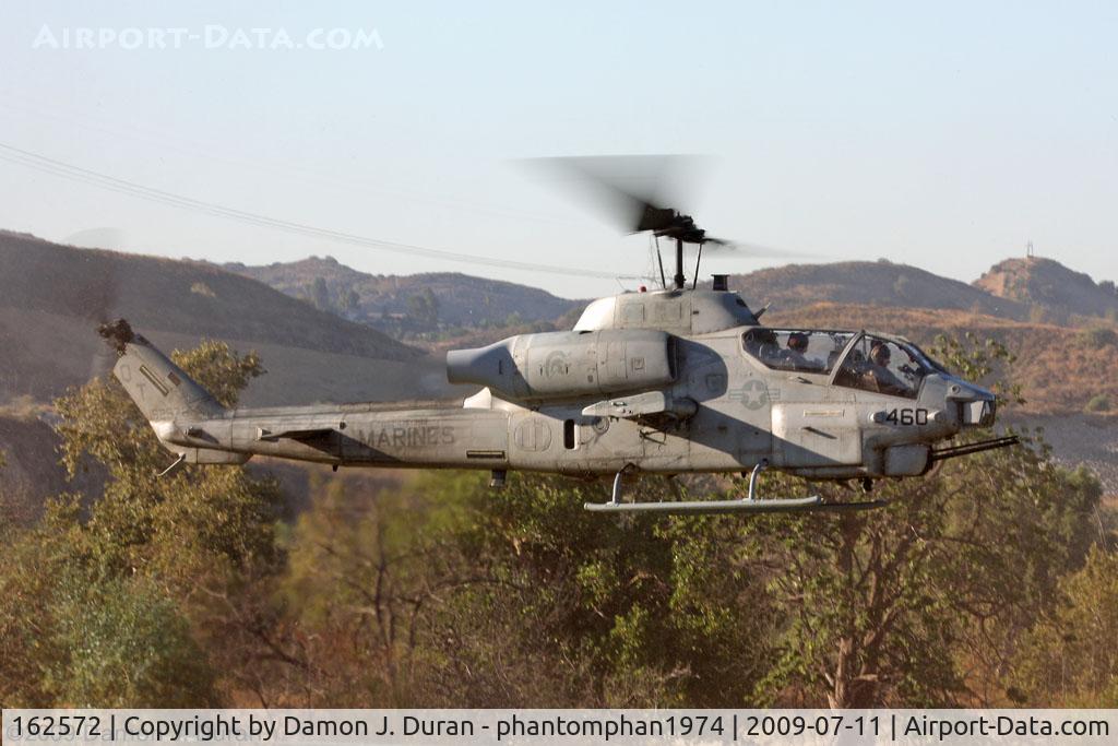 162572, Bell AH-1W Super Cobra C/N 26241, Arrival at American Heroes Airshow, Lakeview Terrace, Hanse Dam, CA