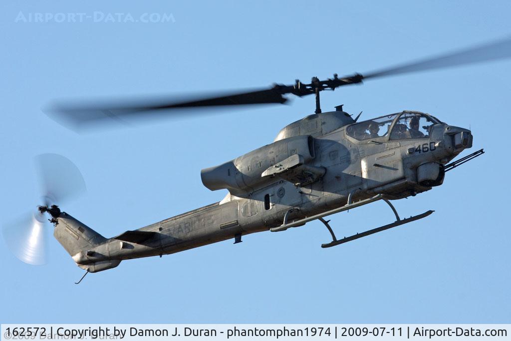 162572, Bell AH-1W Super Cobra C/N 26241, Arrival at American Heroes Airshow, Lakeview Terrace, Hanse Dam, CA