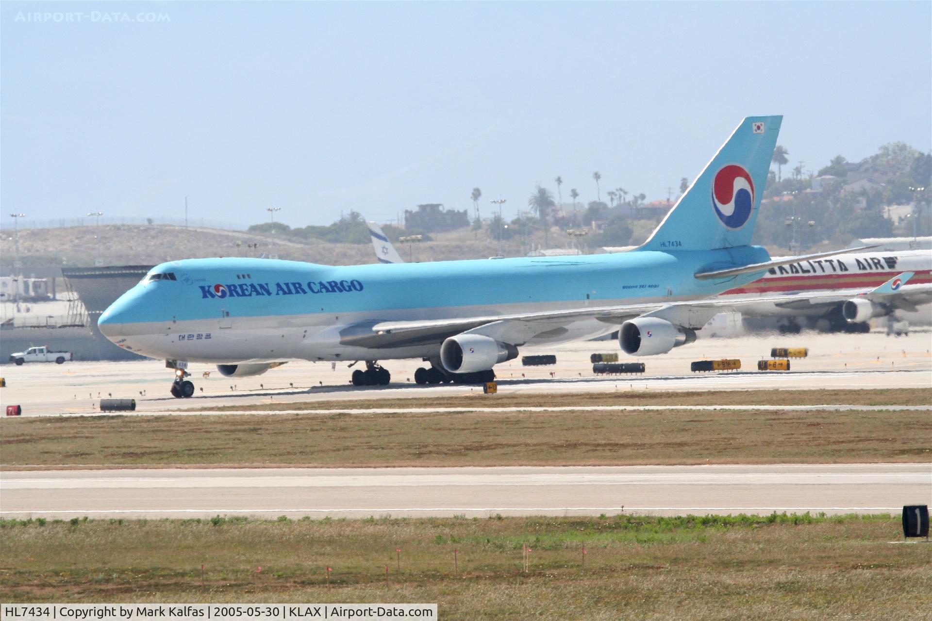 HL7434, 2002 Boeing 747-4B5F/SCD C/N 32809, Korean Air Cargo 747-4B5F, HL7434 taxiway UNIFORM  KLAX