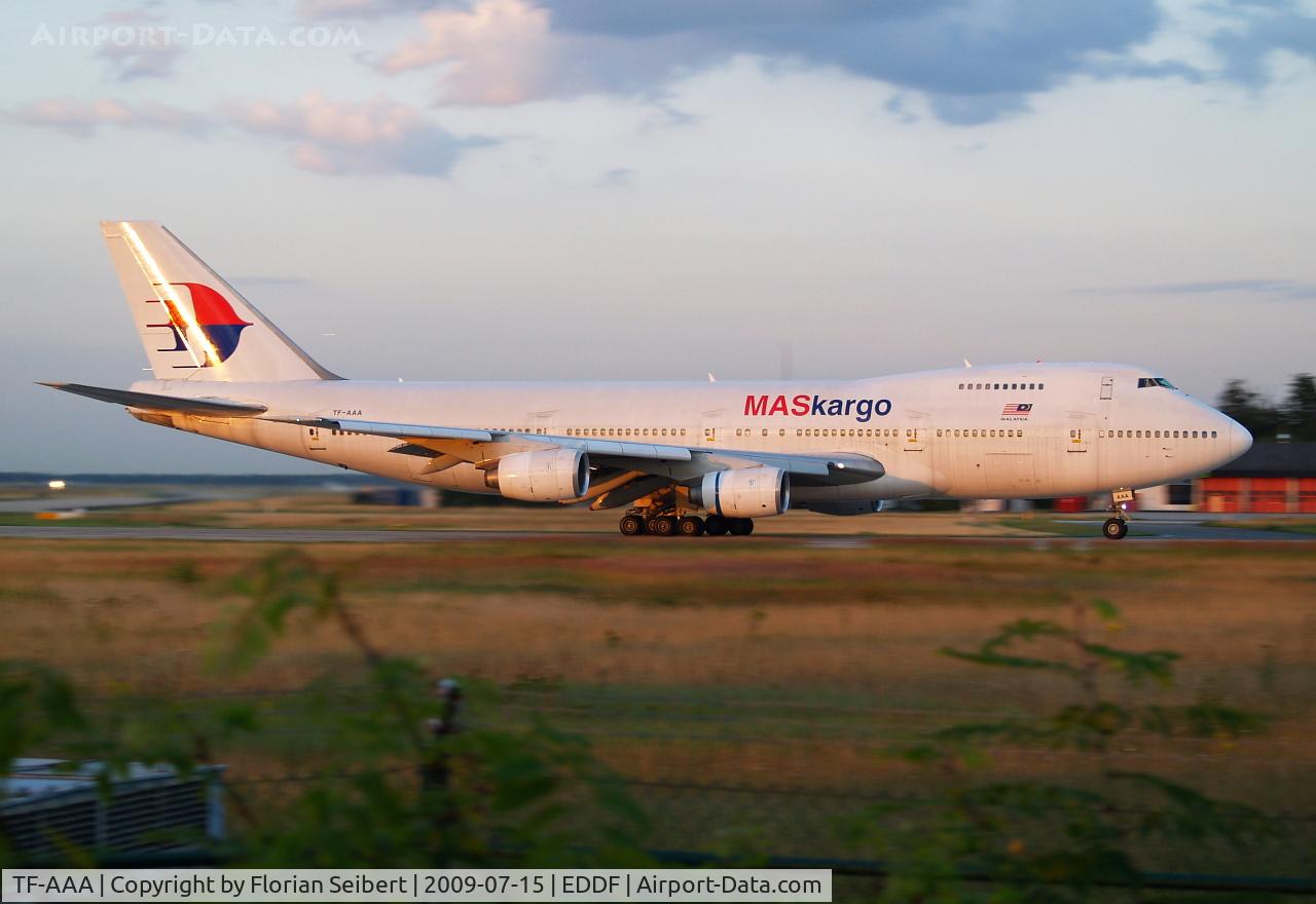TF-AAA, 1981 Boeing 747-236B/SF C/N 22442, powering down runway 18