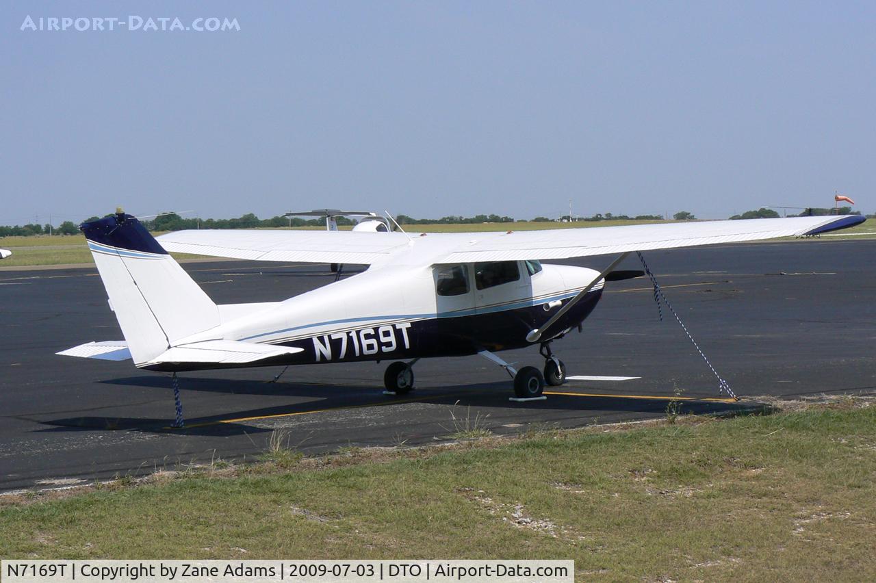 N7169T, 1959 Cessna 172A C/N 46769, At Denton Municipal