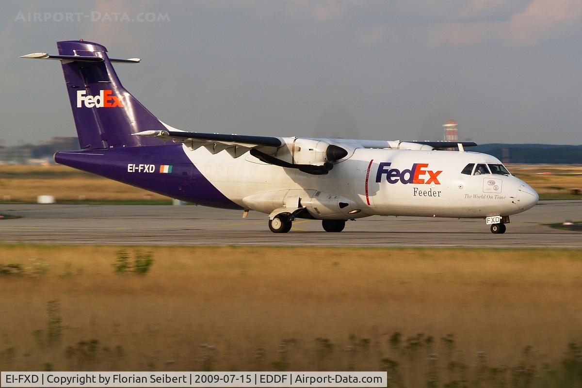 EI-FXD, 1991 ATR 42-300 C/N 273, powering down runway 18