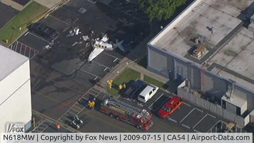 N618MW, 2005 Raytheon Aircraft Company G36 C/N E-3643, Crashed Near Airport