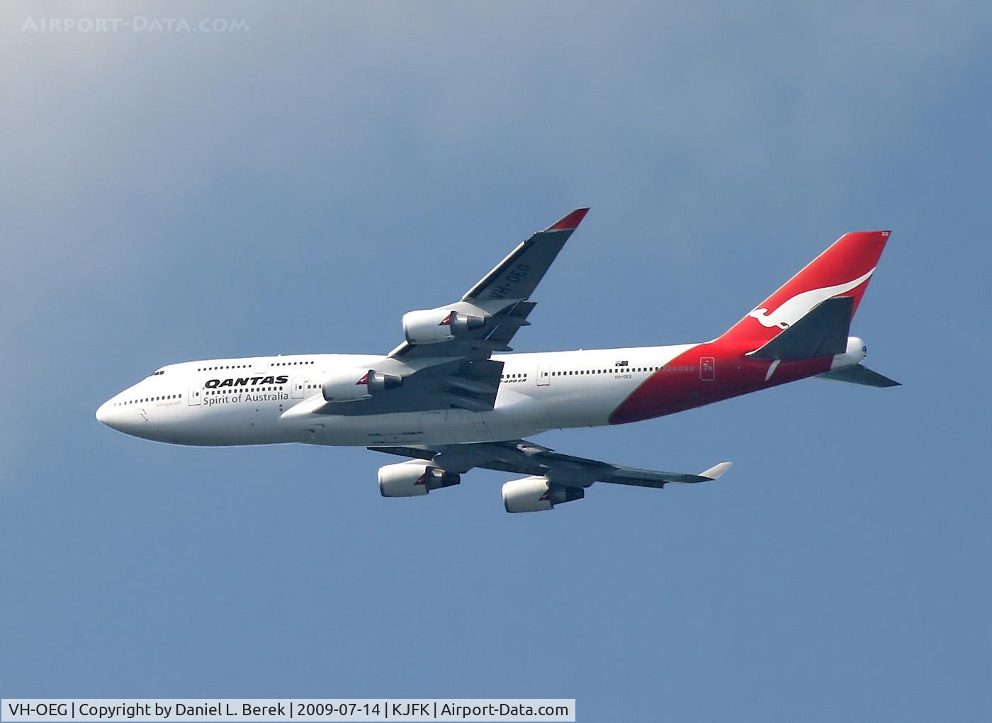 VH-OEG, 2002 Boeing 747-438/ER C/N 32911, A beautiful Aussie Jumbo coasts into JFK on a fine summer afternoon.