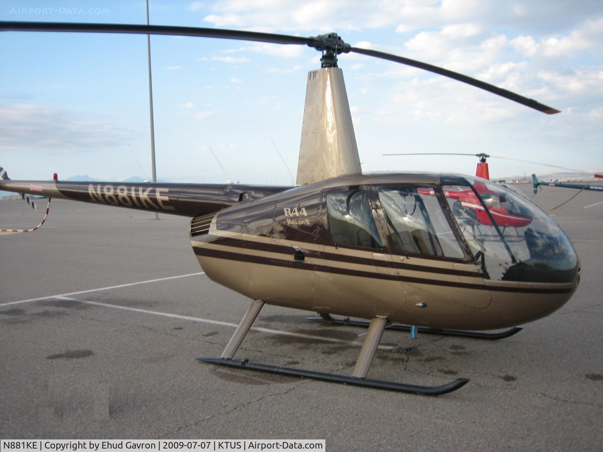 N881KE, 2002 Robinson R44 II C/N 10031, N881KE at KTUS, base of tower