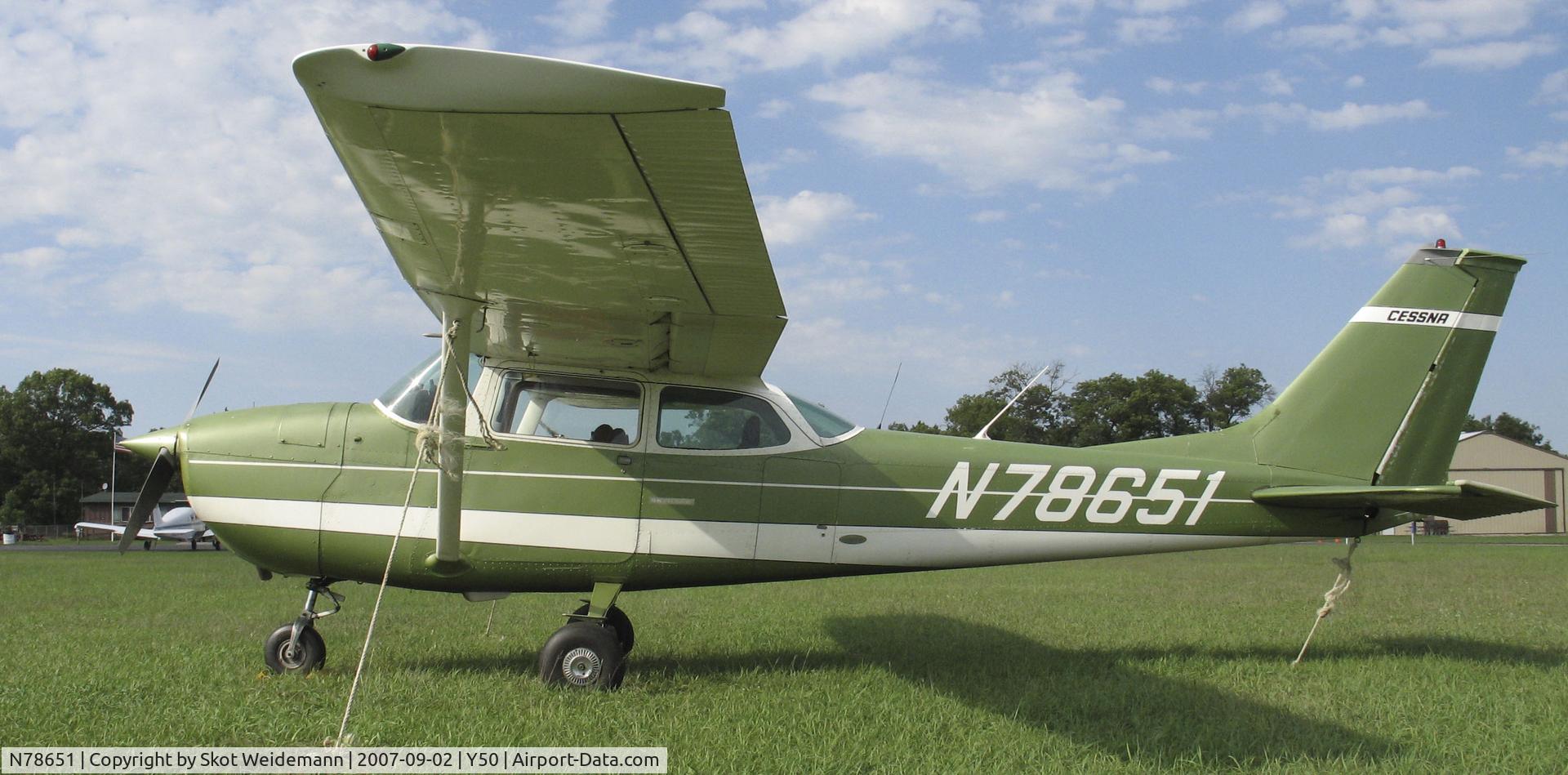 N78651, 1968 Cessna 172K Skyhawk C/N 17257705, Left Side profile
