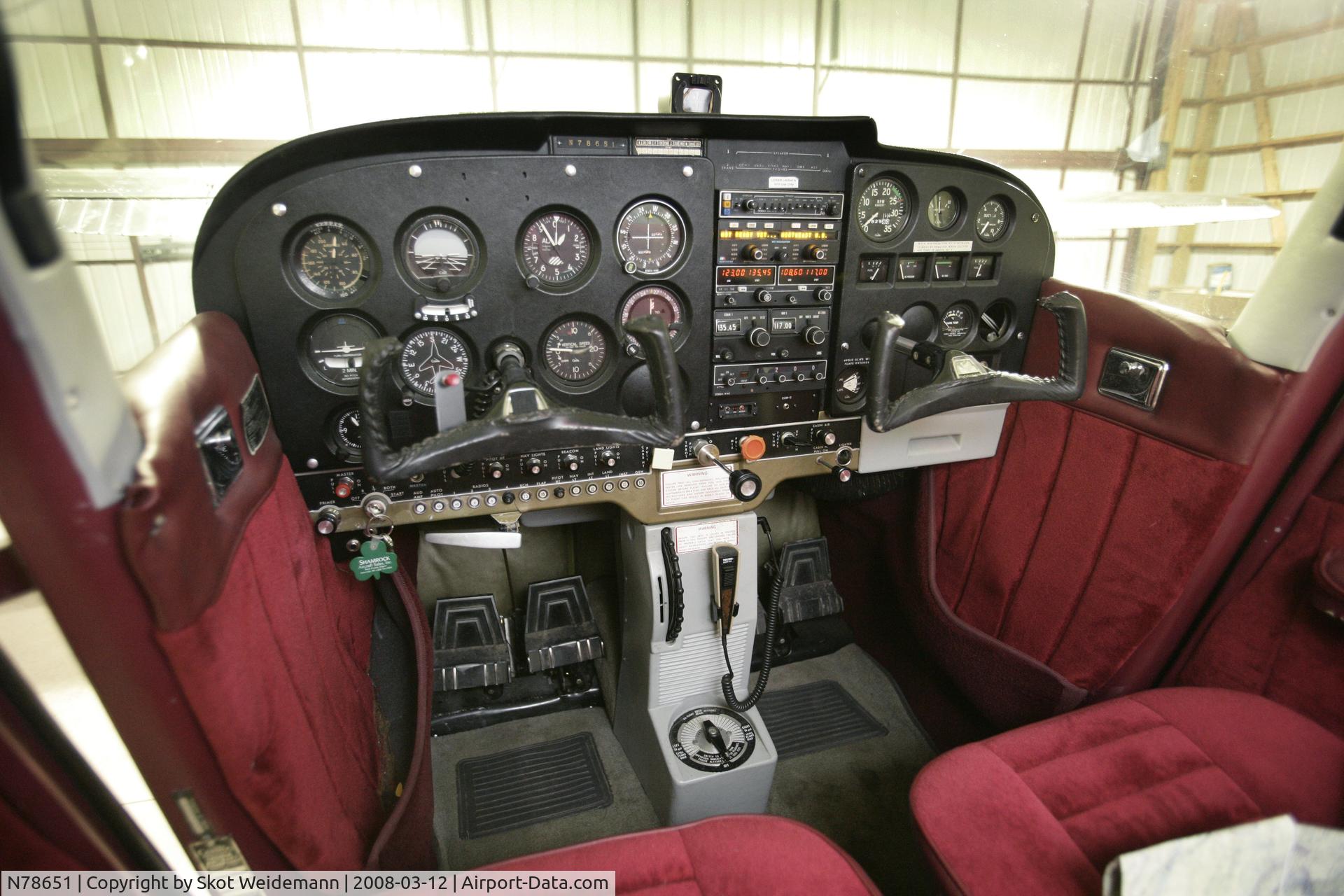 N78651, 1968 Cessna 172K Skyhawk C/N 17257705, Skyhawk N78651 Instrument panel