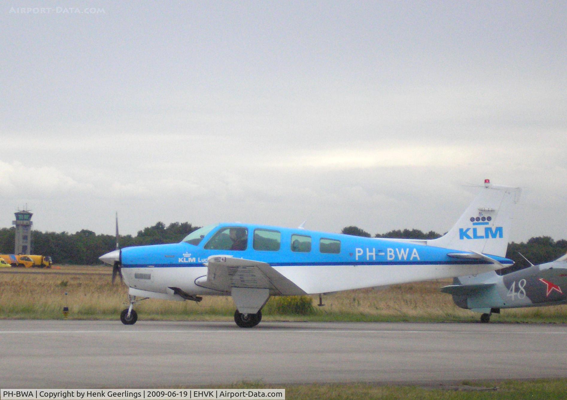 PH-BWA, Beechcraft A36 C/N E-2581, Dutch AF Openday , Volkel AFB ; KLM Flying School