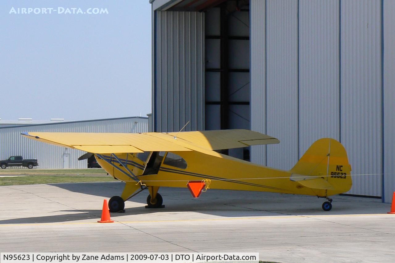 N95623, 1946 Taylorcraft BC12-D C/N 7923, At Denton Municipal