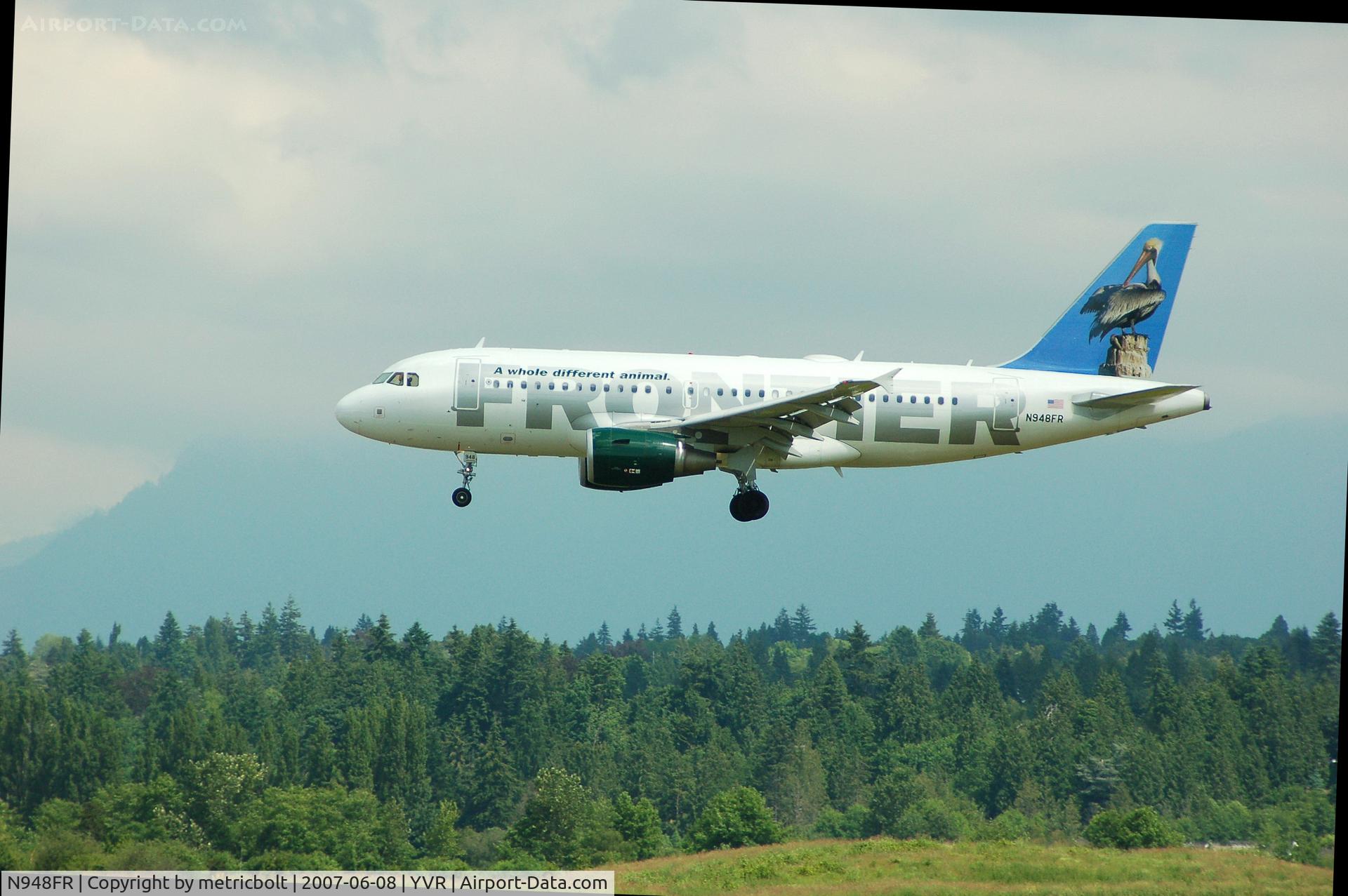 N948FR, 2006 Airbus A319-112 C/N 2836, Landing at YVR