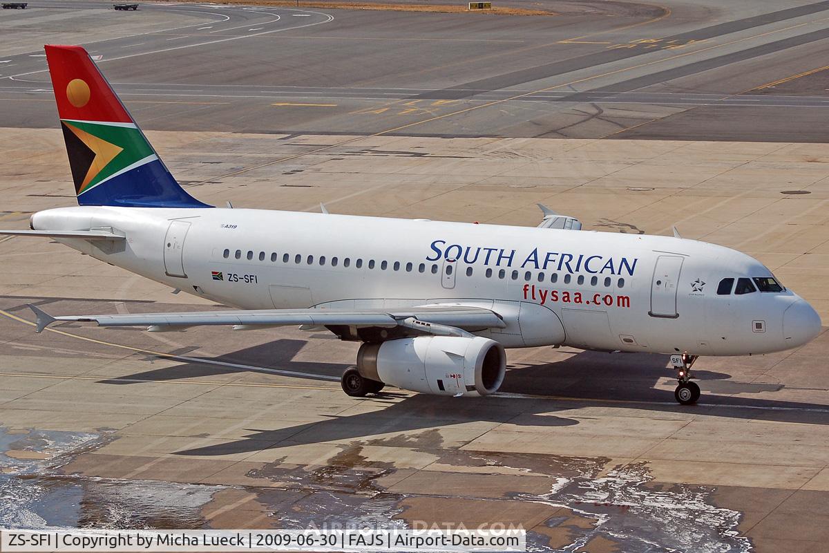 ZS-SFI, 2004 Airbus A319-131 C/N 2375, At Jo'burg