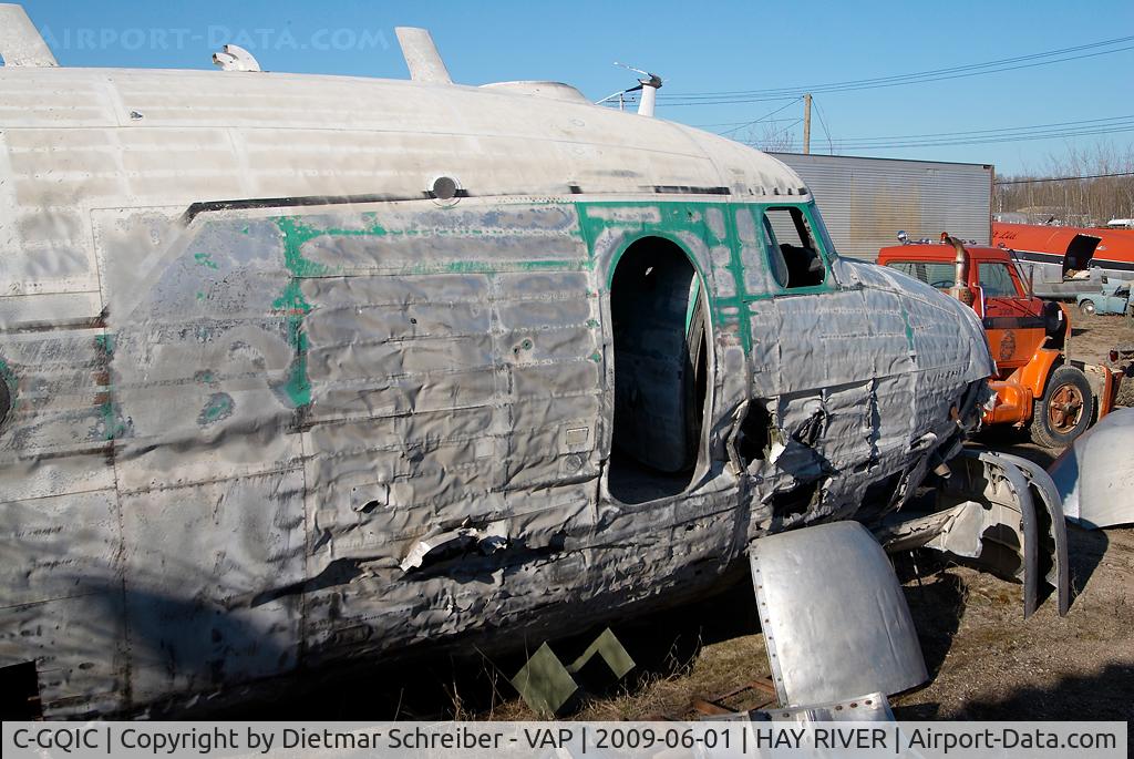 C-GQIC, 1944 Douglas C-54E Skymaster (DC-4) C/N 27343, ex Buffalo Airways DC4
