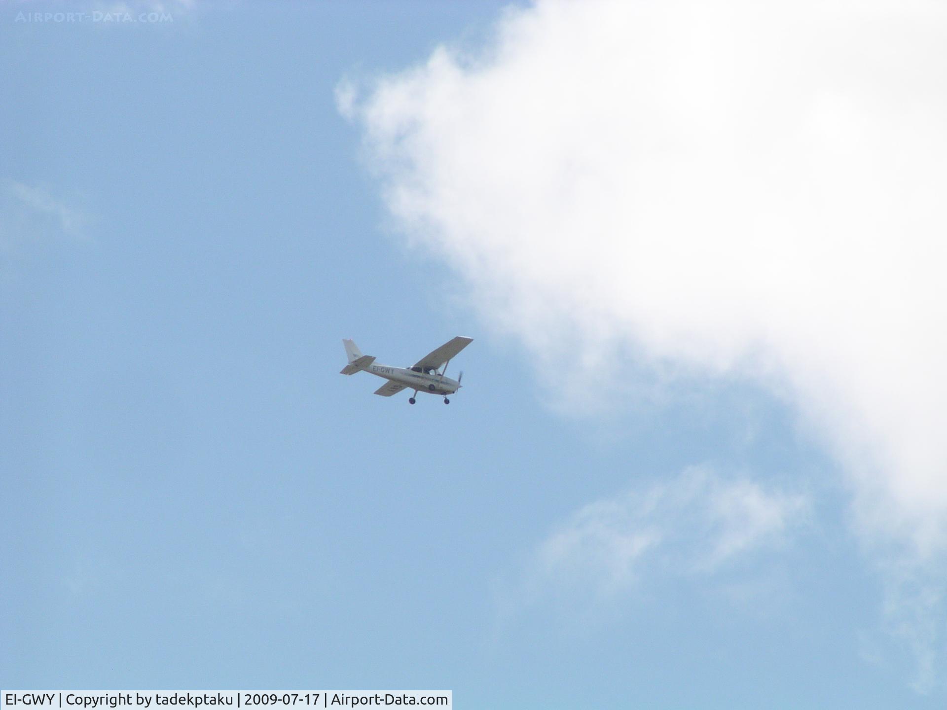 EI-GWY, Cessna 172R C/N 17280162, EI-GWY in flight over Mallow, Ireland
