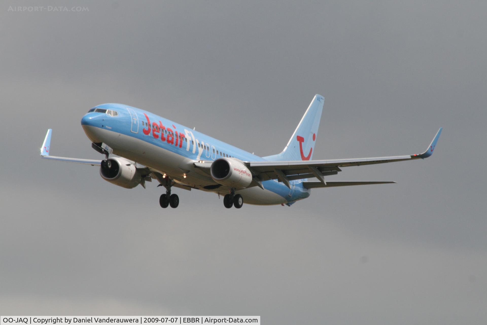 OO-JAQ, 2009 Boeing 737-8K5 C/N 35148, arrival of flight JAF2712 to rwy 25L