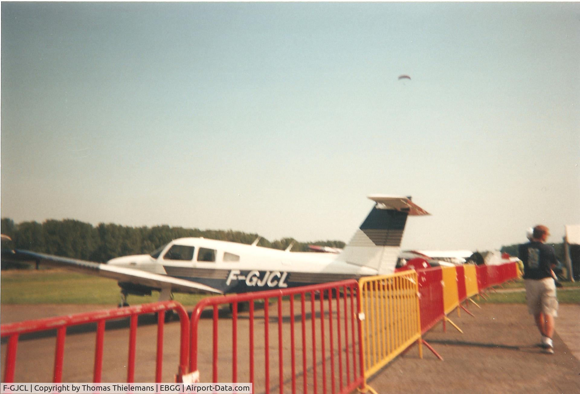 F-GJCL, Piper PA-28RT-201T Arrow IV C/N 28R-8131004, Opendeur VZP 2000