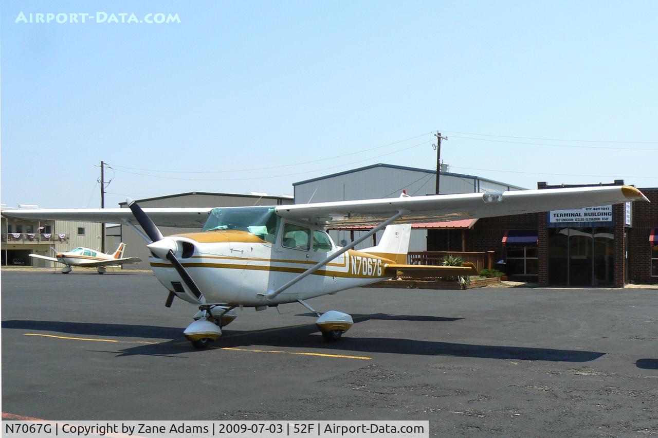 N7067G, 1969 Cessna 172K Skyhawk C/N 17258767, At Aero Valley (Northwest Regional Airport)