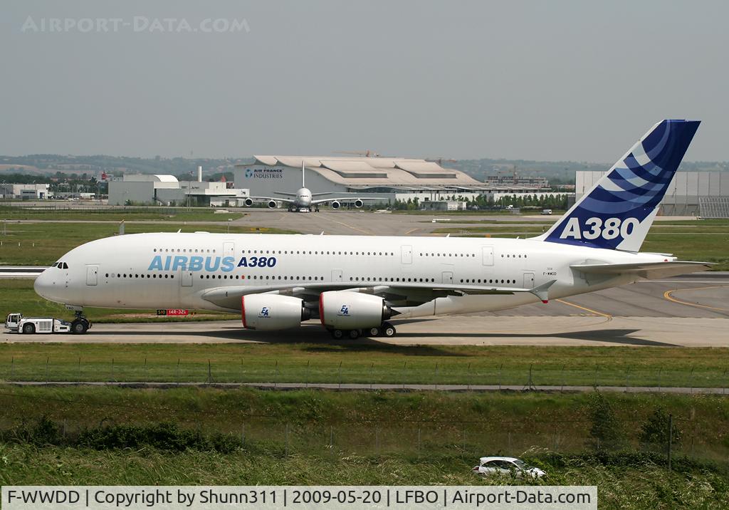 F-WWDD, 2005 Airbus A380-861 C/N 004, Trackted to Lagardere plant and with Engine Alliance engines...