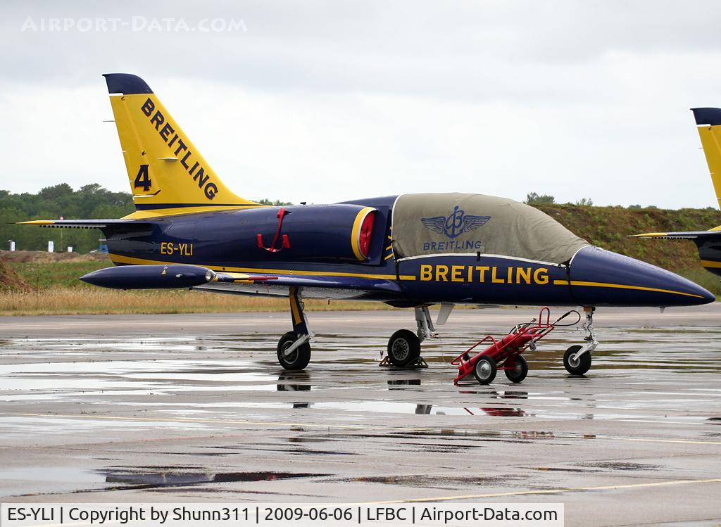 ES-YLI, Aero L-39 Albatros C/N 691876, Used as a demo during LFBC Airshow 2009