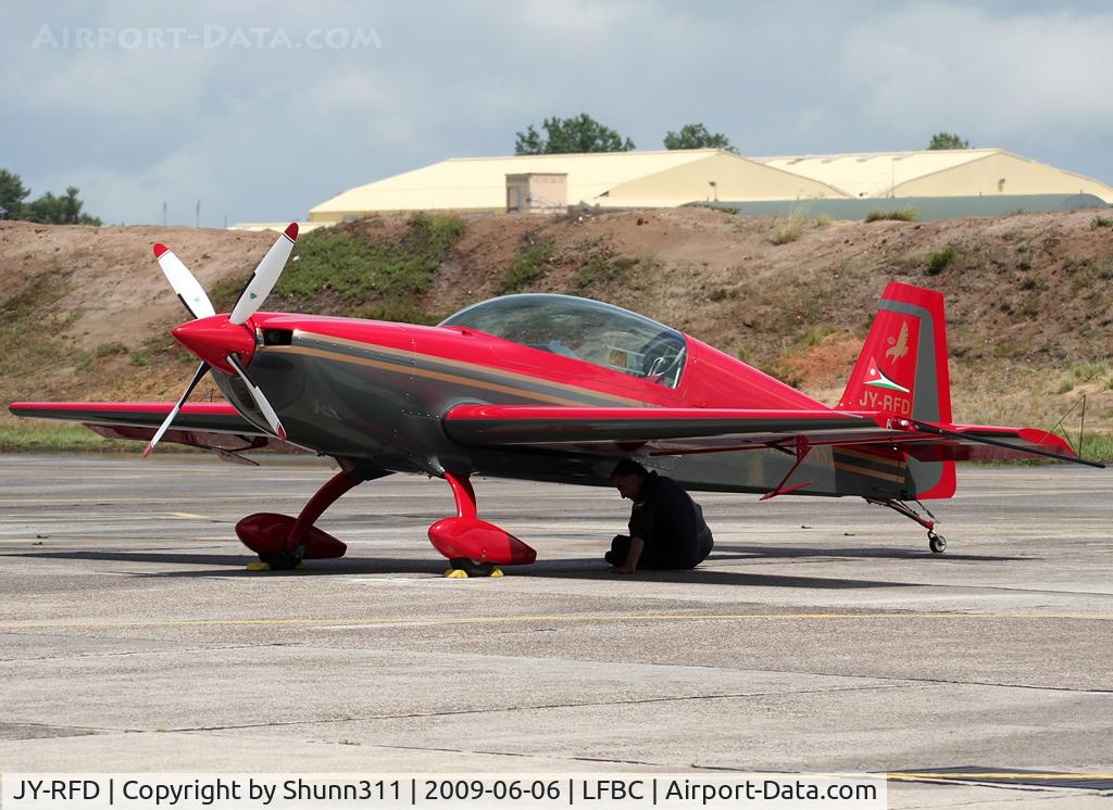 JY-RFD, Extra EA-300 C/N 1242, Used as a demo during LFBC Airshow 2009