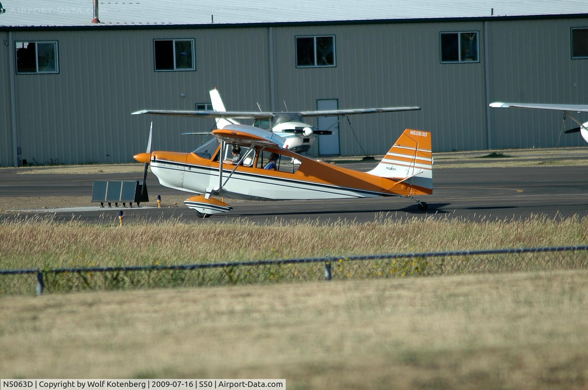 N5063D, 1979 Bellanca 7GCBC C/N 1188-80, rolling towards the active