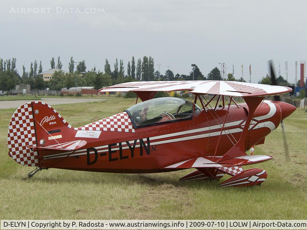 D-ELYN, 1971 Aerotek Pitts S-2A Special C/N 2005, Pitts Special of the Austrian Aerobaticteam at 