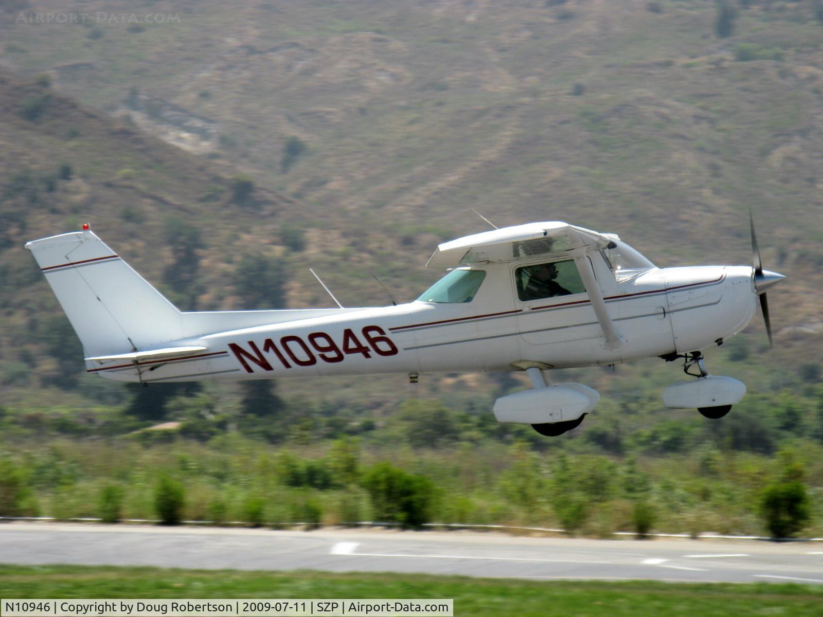 N10946, 1973 Cessna 150L C/N 15075157, 1973 Cessna 150L, Continental O-200 100 Hp, takeoff climb Rwy 22