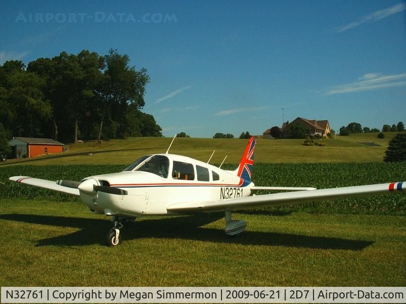 N32761, 1974 Piper PA-28-151 C/N 28-7515232, At the Father's Day fly-in, Beach City, Ohio.