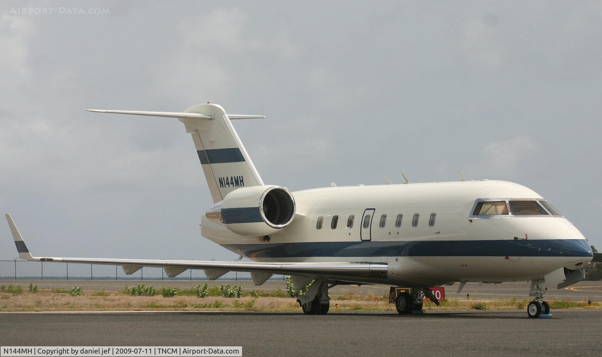 N144MH, 1993 Canadair Challenger 601-3R (CL-600-2B16) C/N 5135, park at the ramp