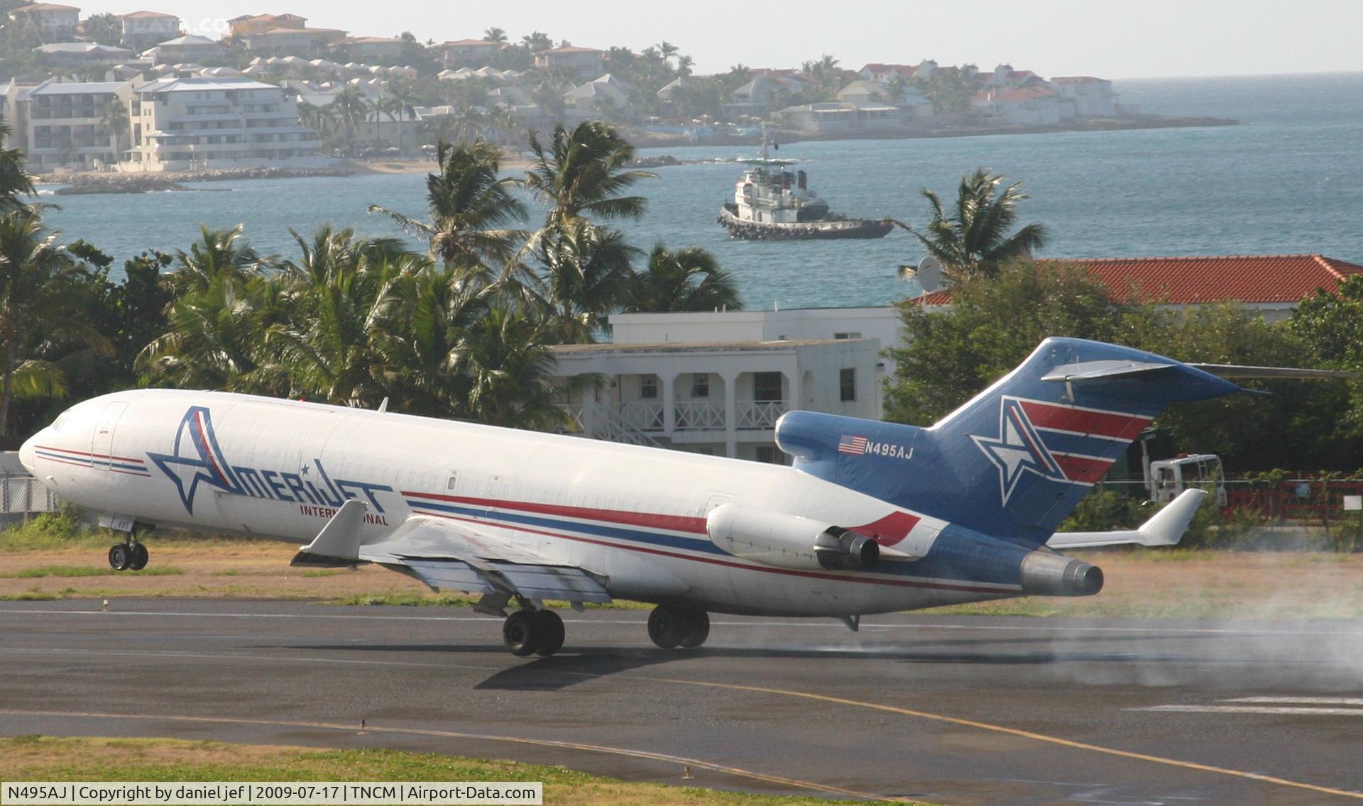 N495AJ, 1975 Boeing 727-233F C/N 20937, Landing 10