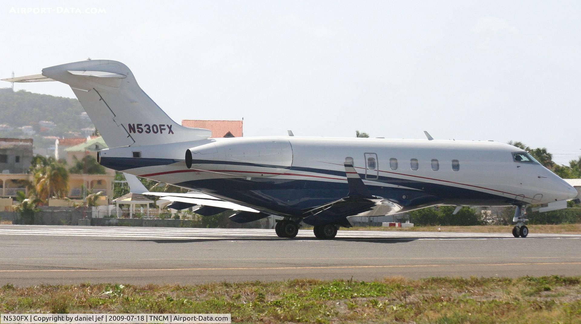 N530FX, 2007 Bombardier Challenger 300 (BD-100-1A10) C/N 20148, Back tracking runway 10