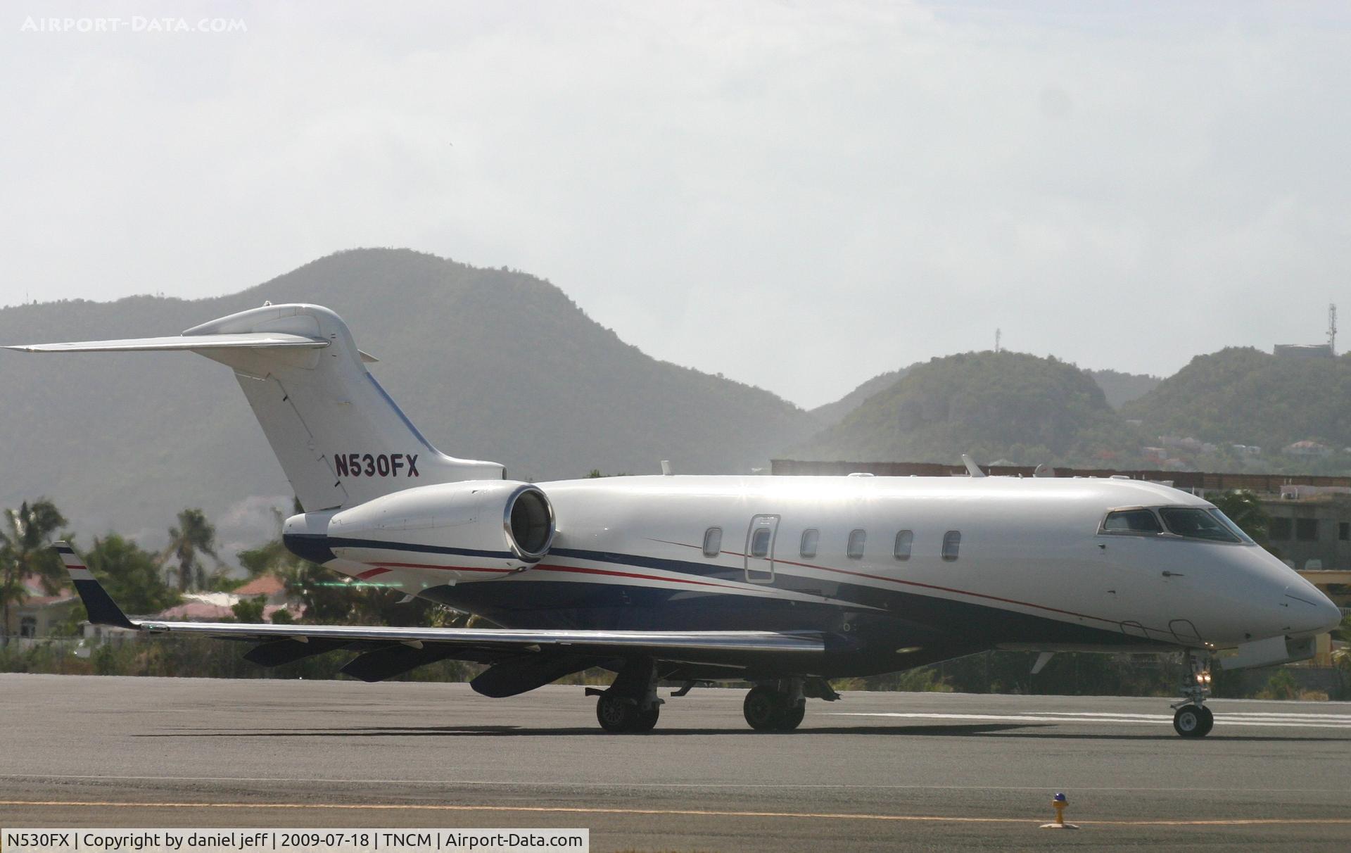 N530FX, 2007 Bombardier Challenger 300 (BD-100-1A10) C/N 20148, Back tracking runway 10