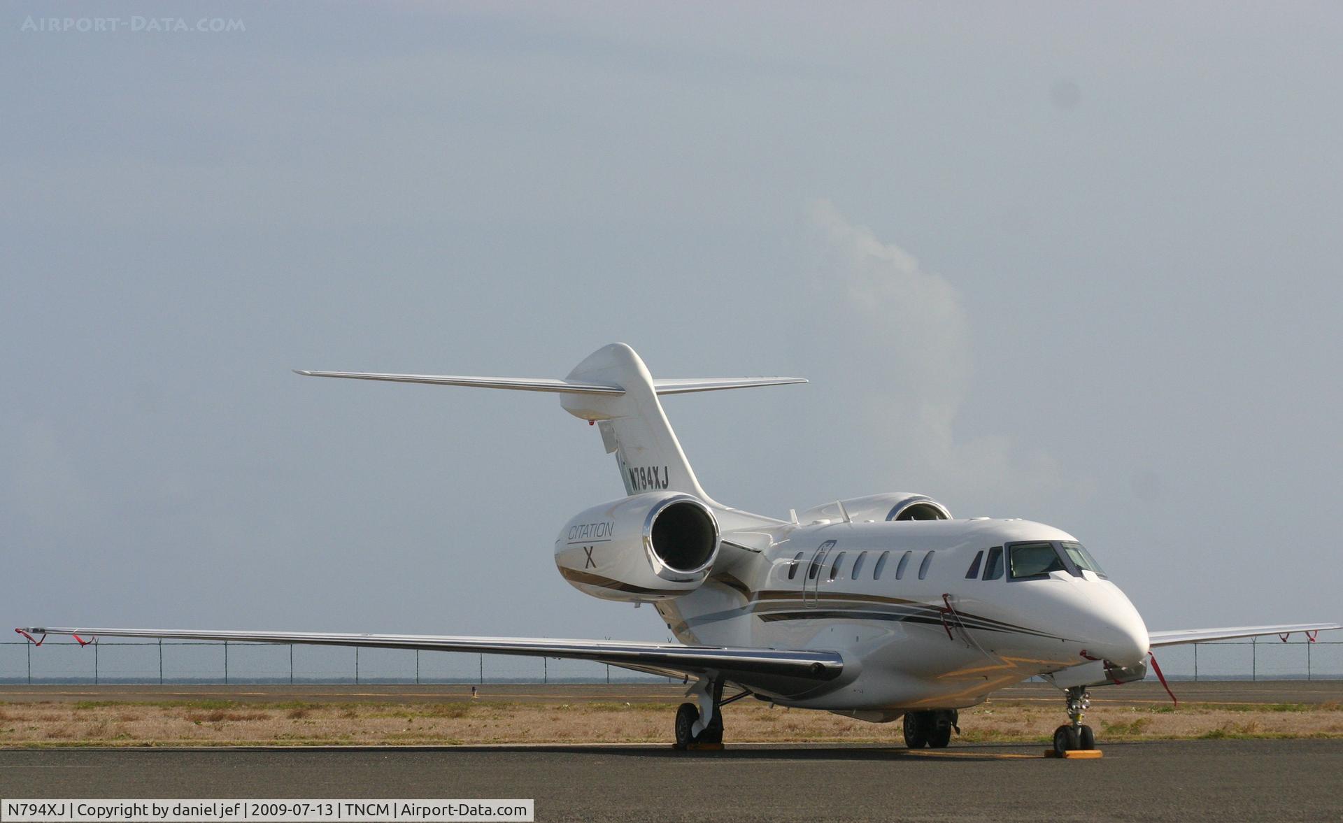 N794XJ, 2008 Cessna 750 Citation X C/N 750-0294, park at the ramp